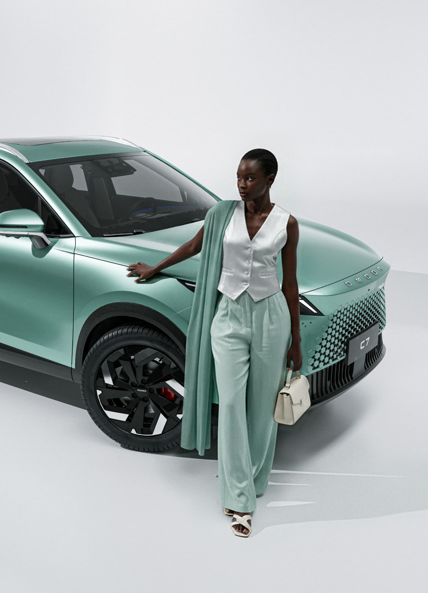 OMODA C7 - Front View